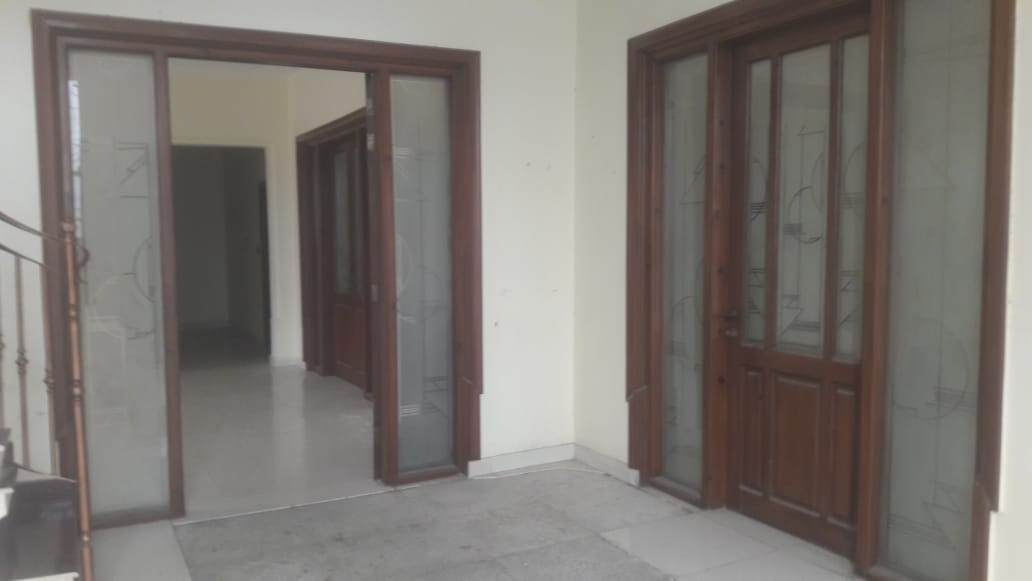 1 kanal Banglow for Rent at  Faisal Town, Faisalabad