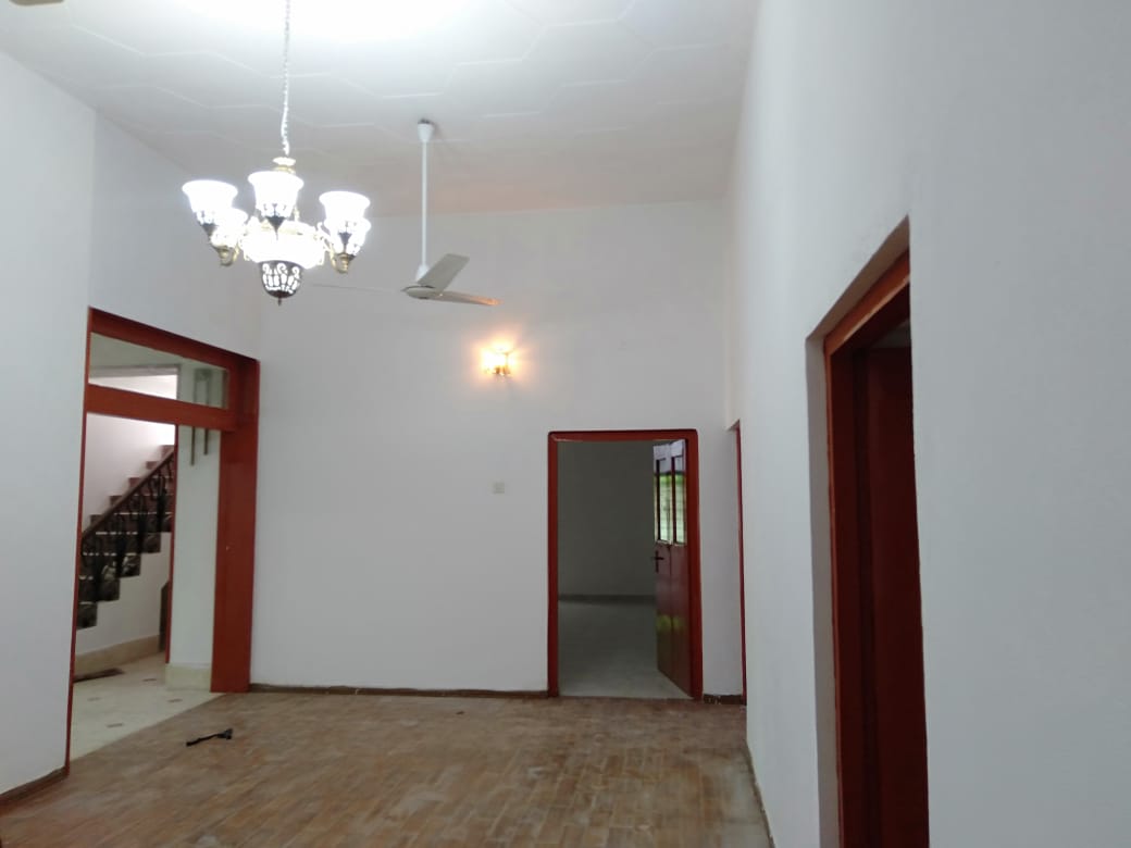 27 Marla Corner Semi Commercial Building for Rent At Peoples Colony, Faisalabad