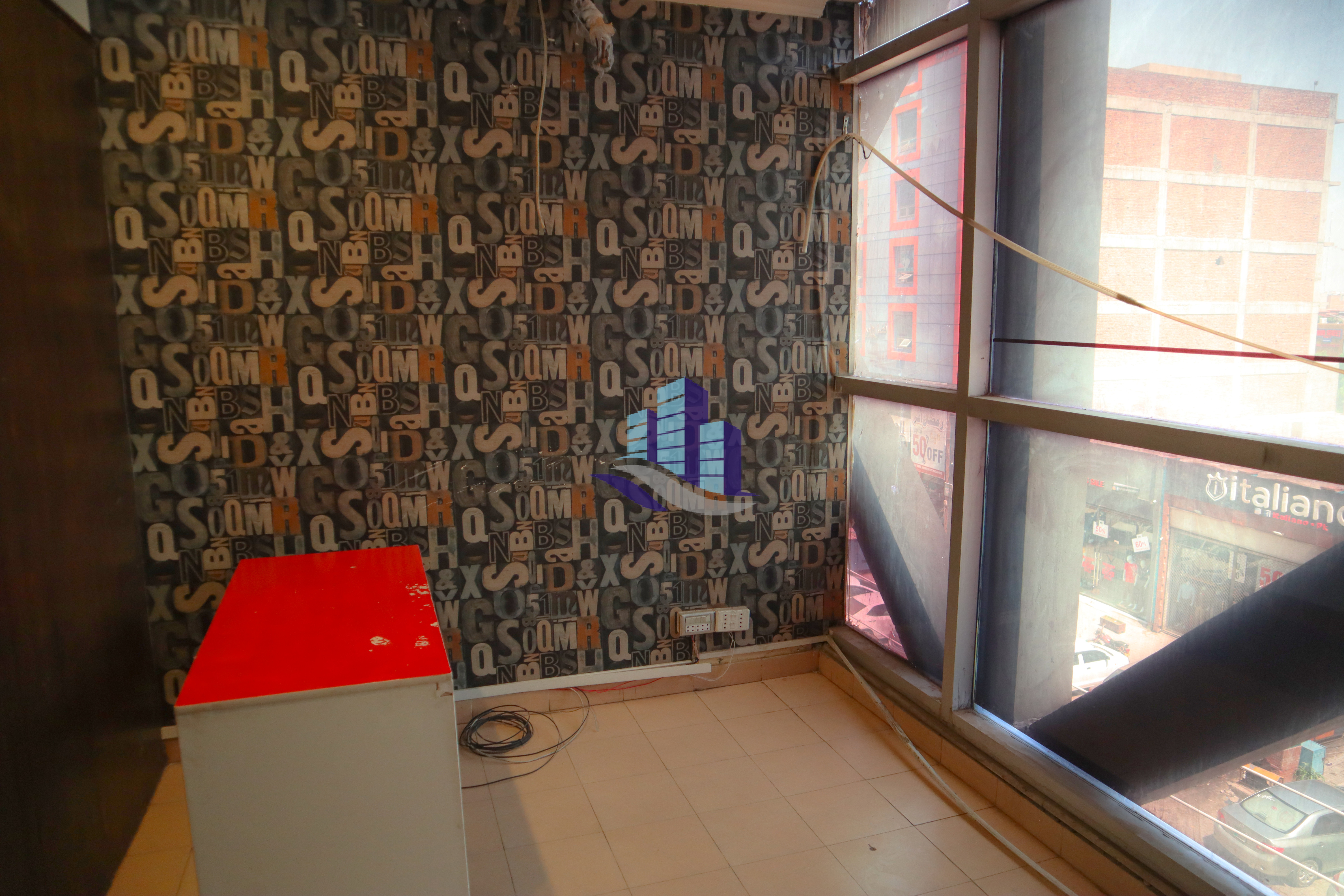 Ideal Location Office Available for Rent at Chen One Road Faisalabad