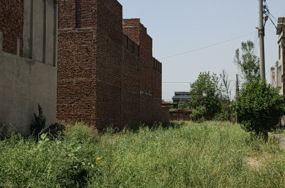 Prime 3 Marla Plot for Sale on Canal Road Faisalabad
