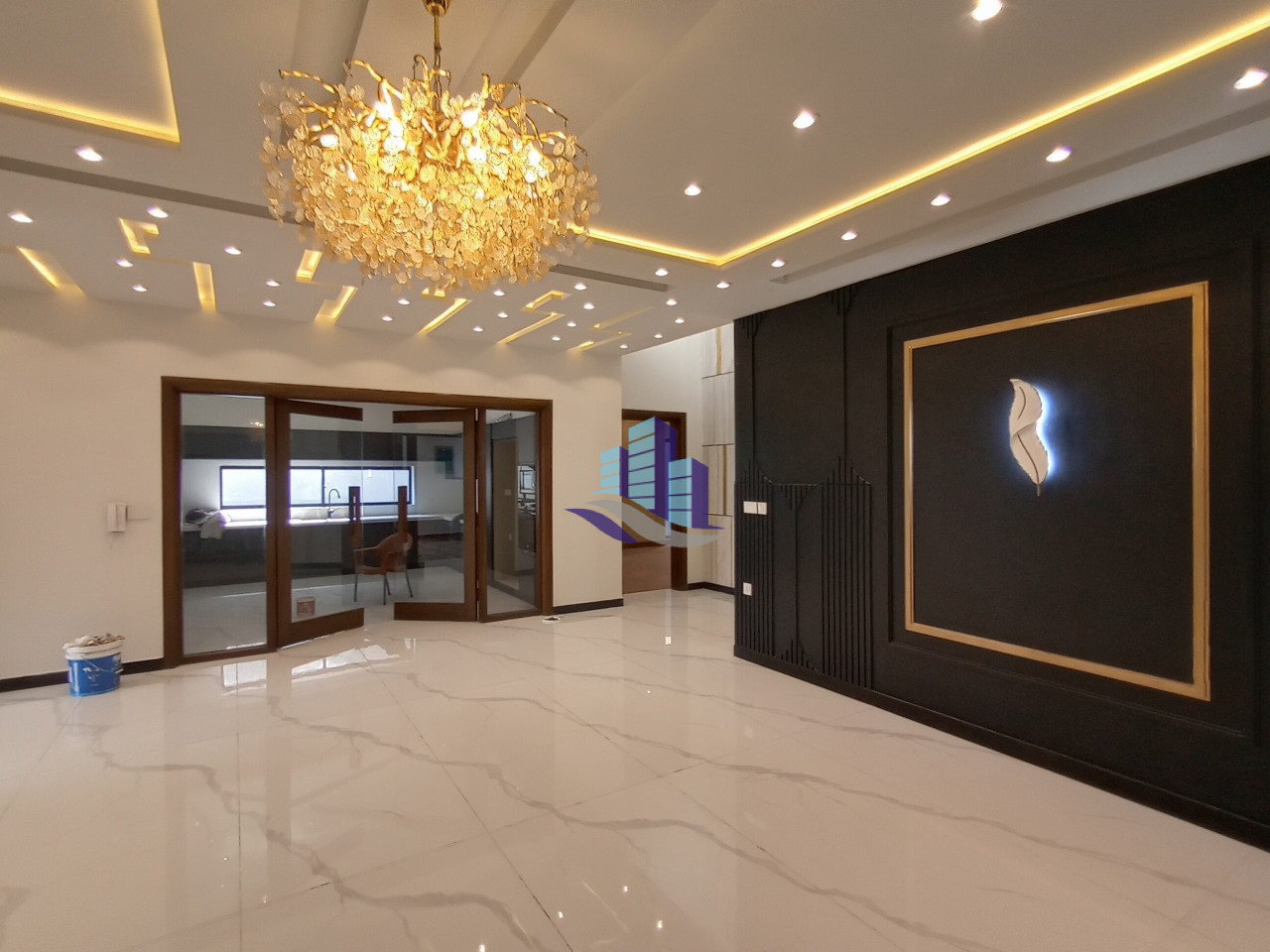 1 Kanal Luxury Brand New House for Sale