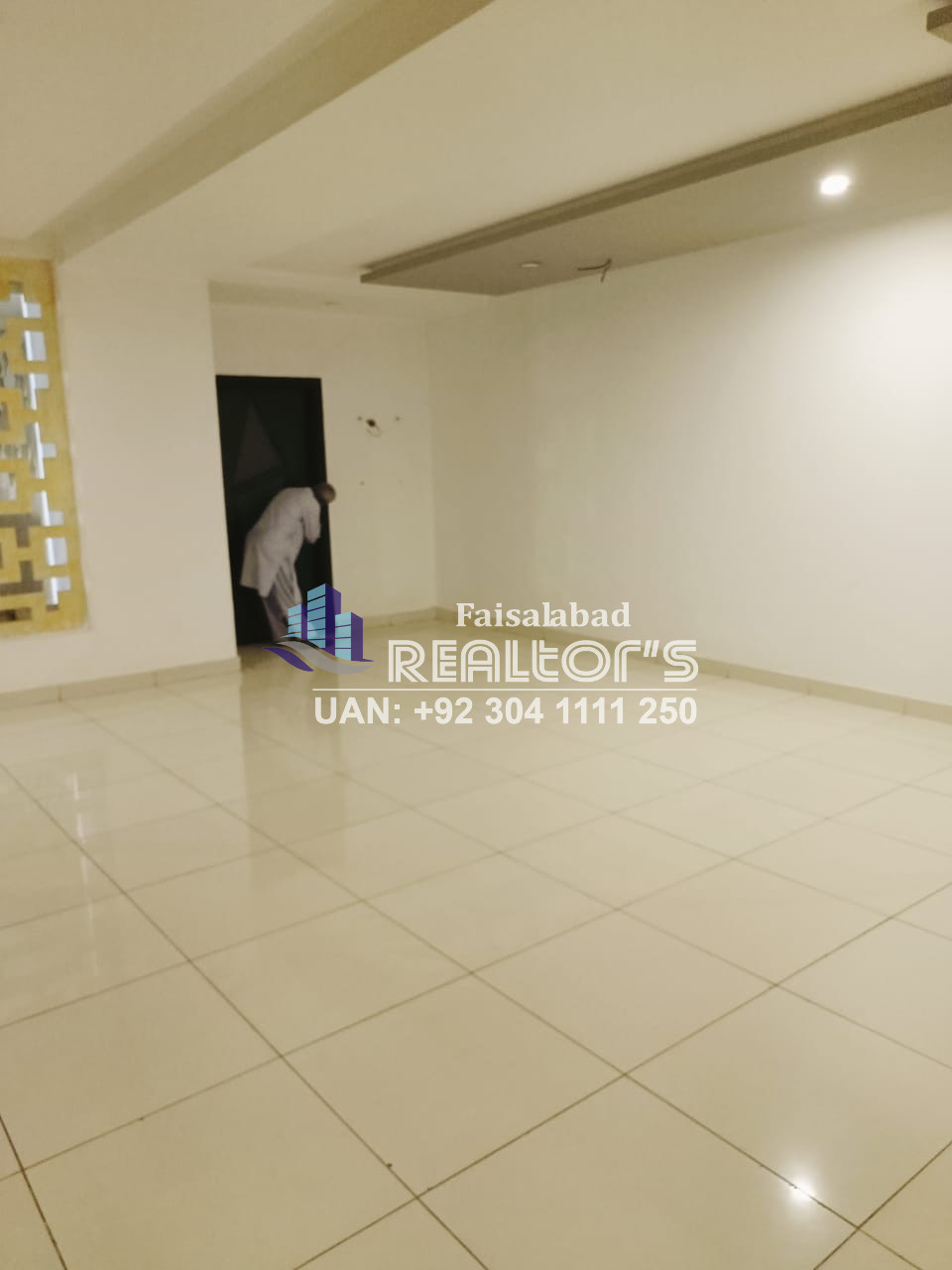 3000 sq ft office for rent in Faisalabad - Commercial Office