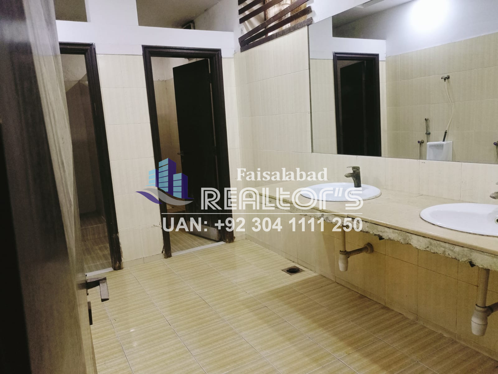 3000 sq ft office for rent in Faisalabad - Commercial Office
