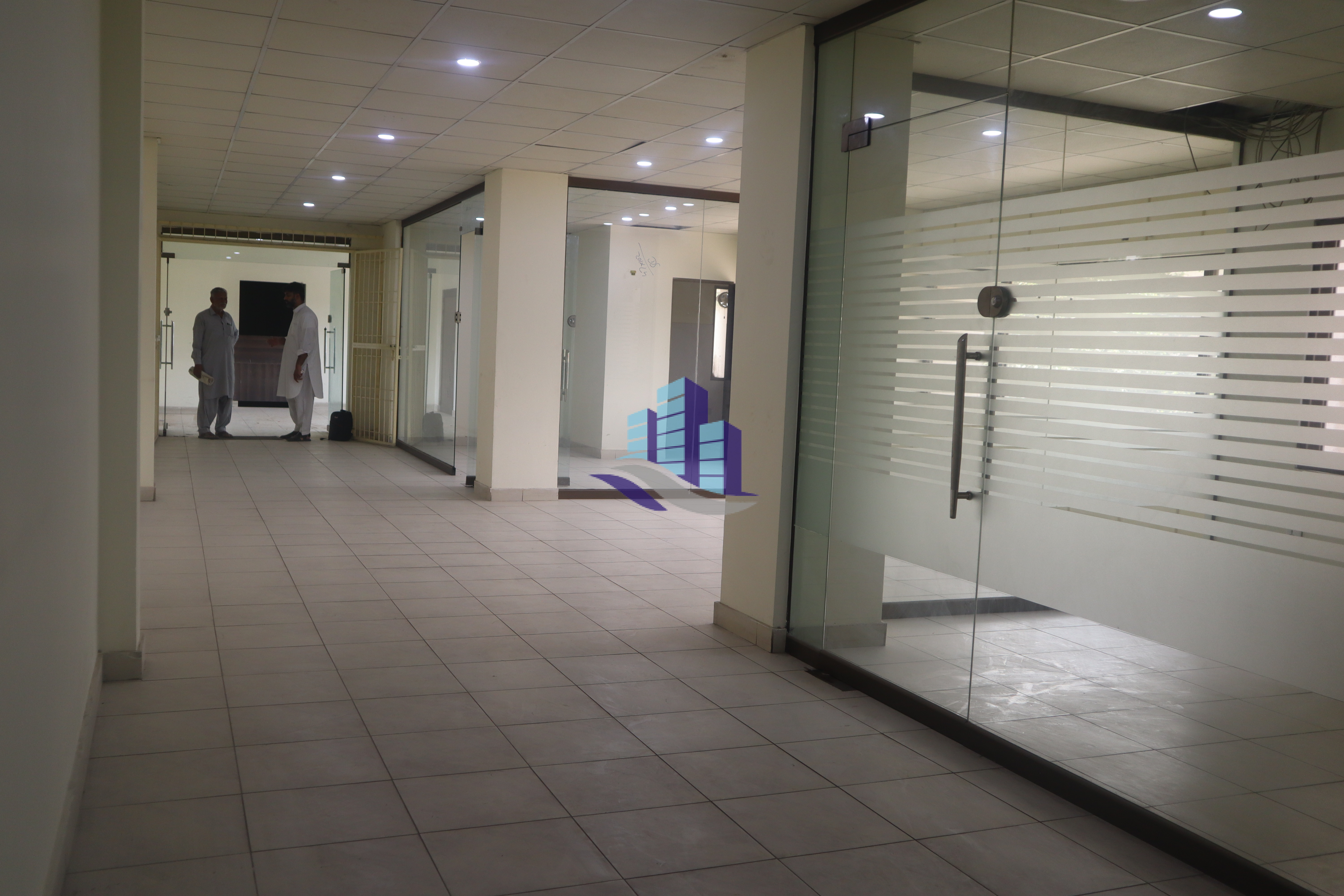 Ideal Location Office Available for Rent at Chen One Road Faisalabad