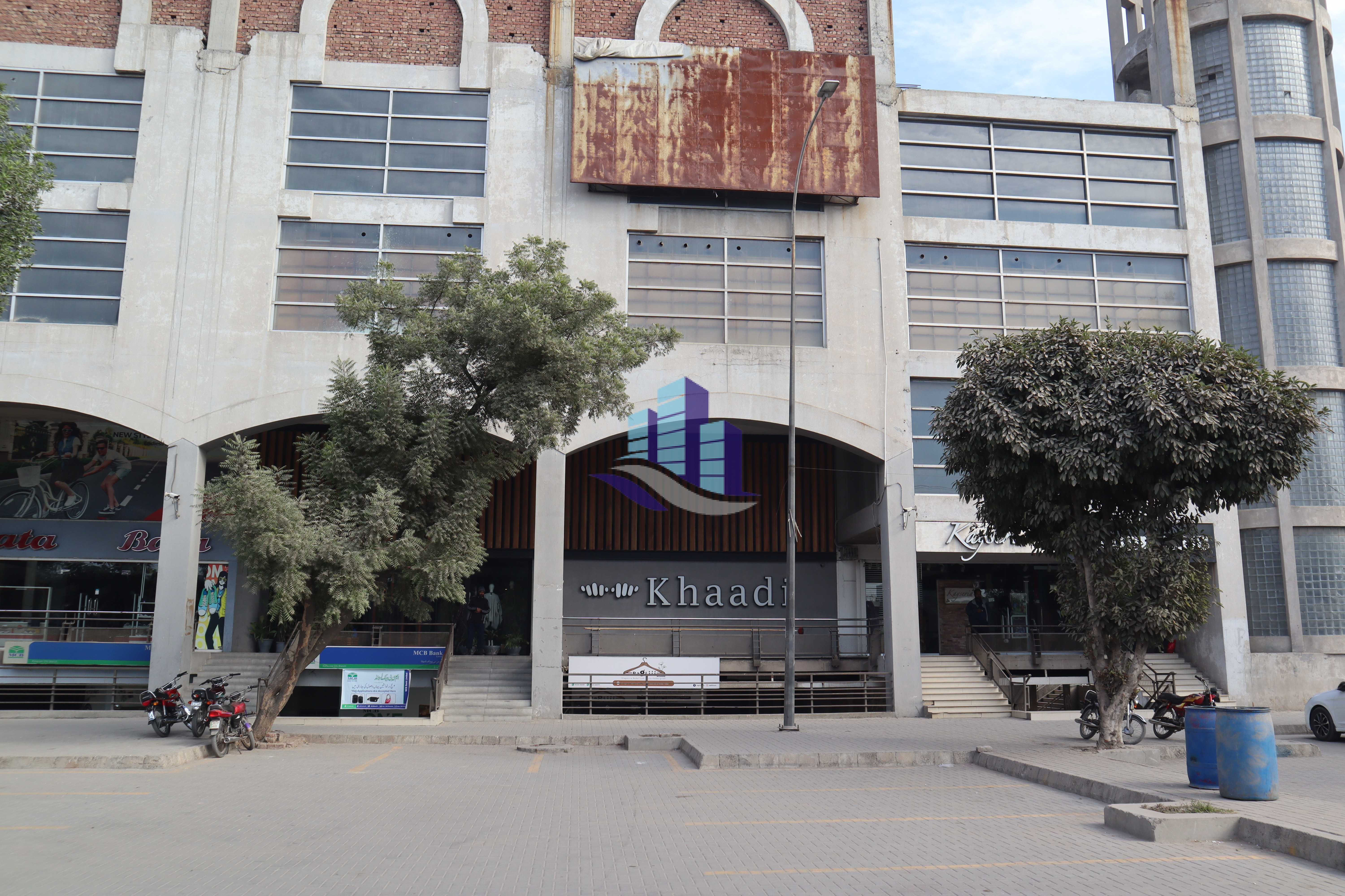 Furnished Rented Plaza for Sale near D-Ground, Faisalabad