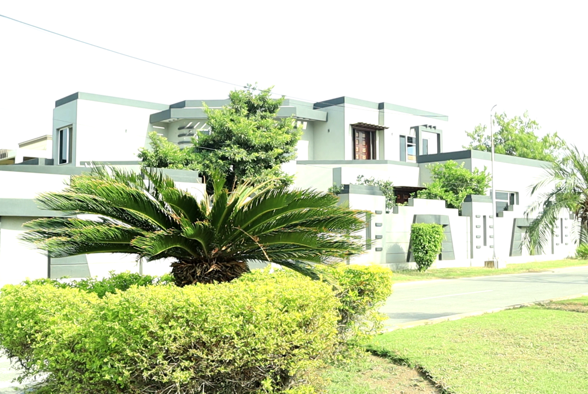 45 Marla Lavish Banglow For Sale At Paradise Valley Canal Road in Faisalabad
