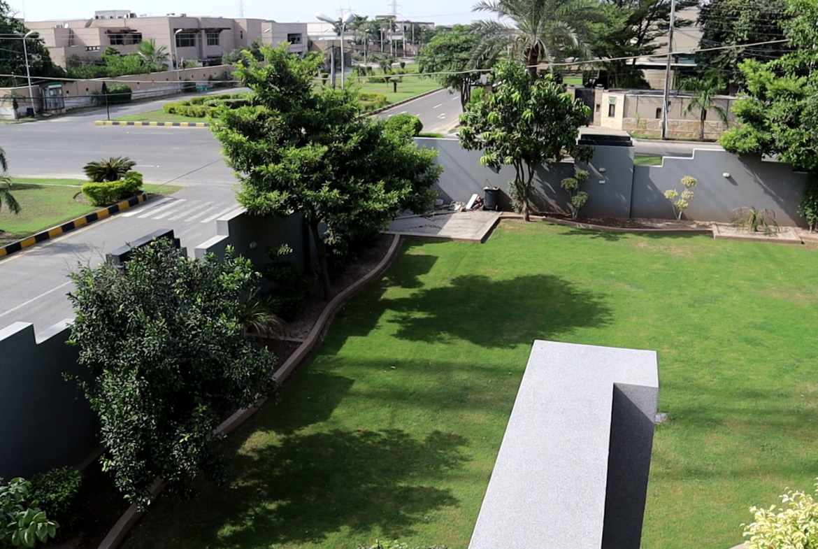 45 Marla Lavish Banglow For Sale At Paradise Valley Canal Road in Faisalabad