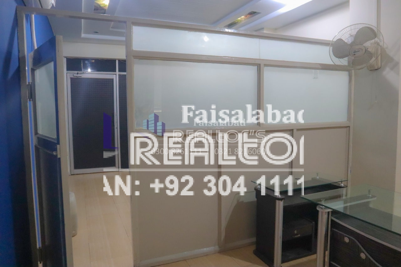 300 square foot Furnished Office for rent at kohinoor