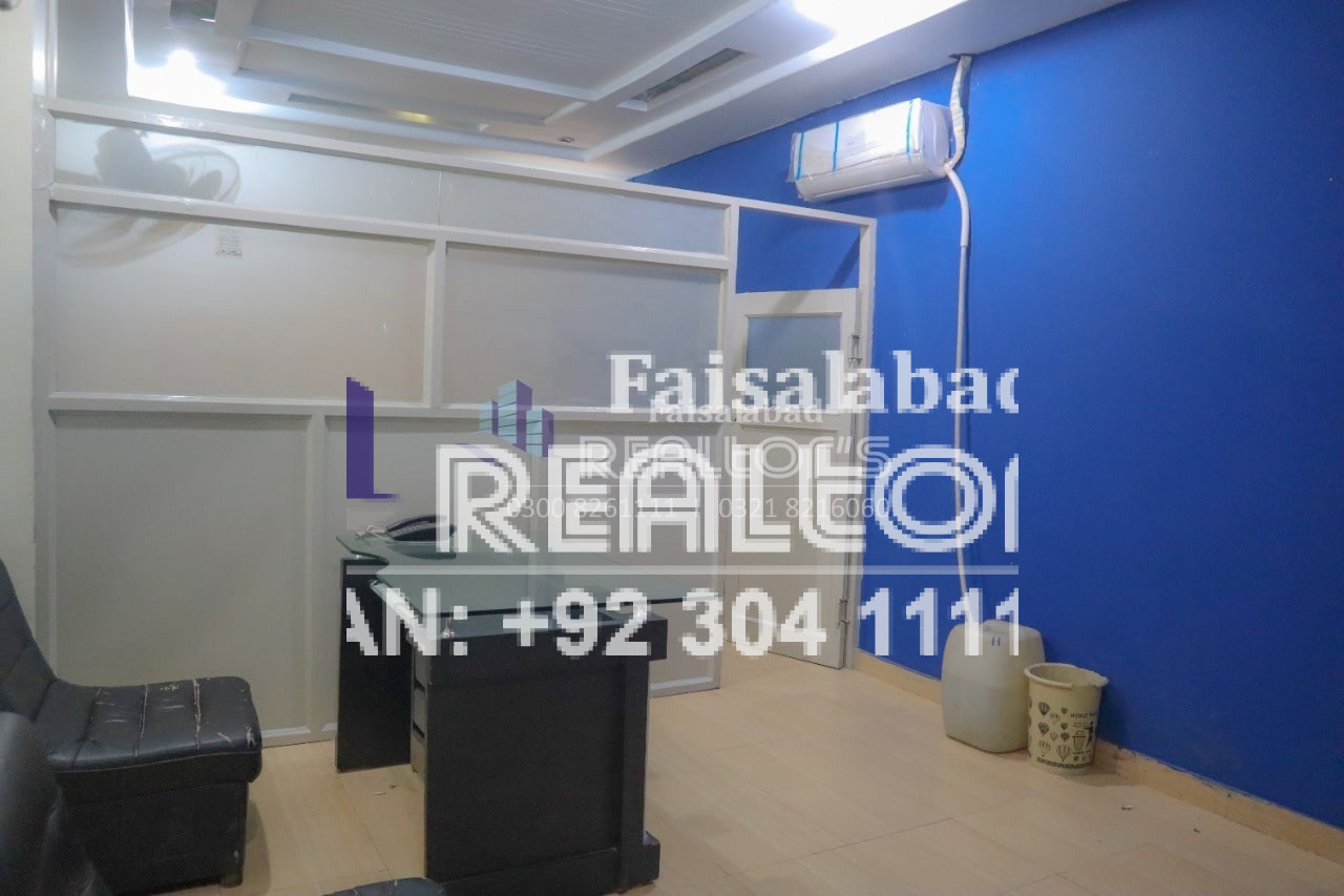 300 square foot Furnished Office for rent at kohinoor